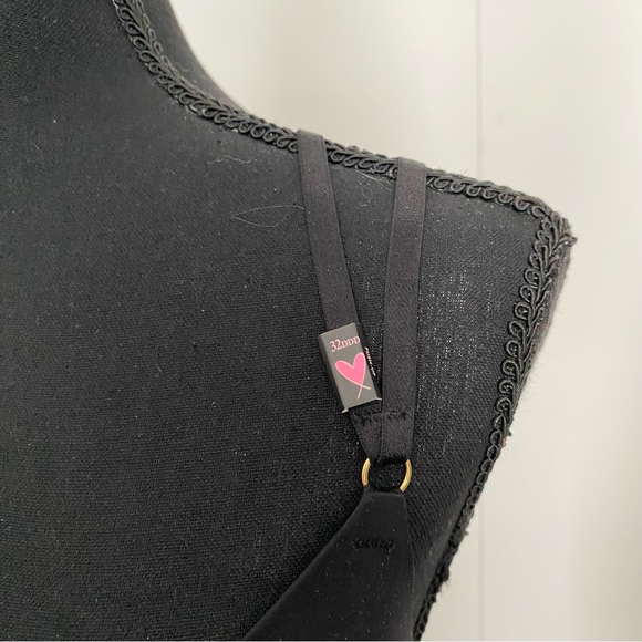 NWT Victoria’s Secret black bras 32DDD - Picture 4 of 6